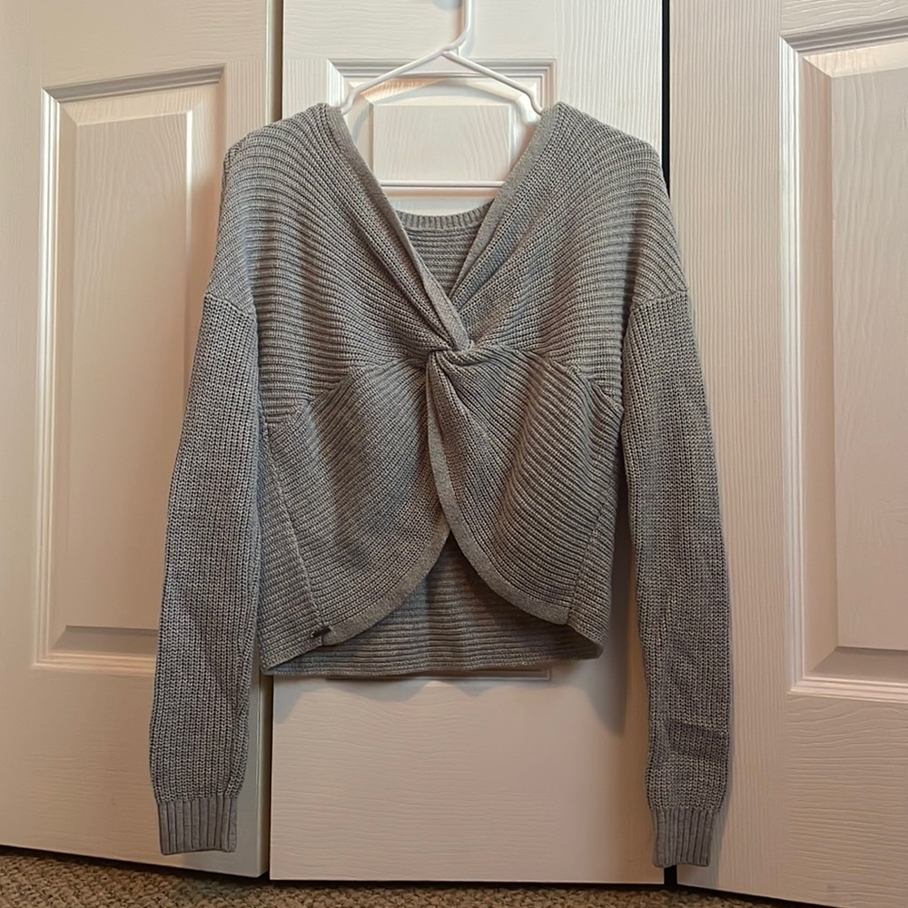 hollister gray sweater